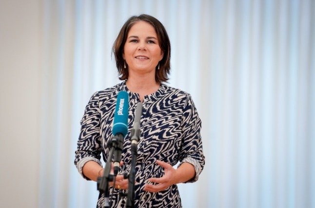 Annalena Baerbock, co-leader des Verts, lors d'une conférence de presse sur les négociations de coalition, mercredi. Les Verts veulent une limitation générale de la vitesse sur l'Autobahn. 