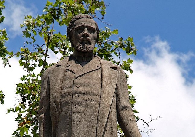statue du Marqués de Comillas Antonio López