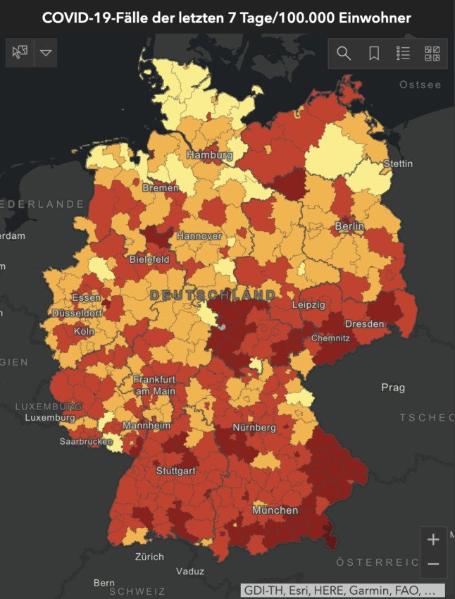 La carte de l'Allemagne montre les districts avec des cas de Covid pour 100 000 personnes dans les sept jours. 