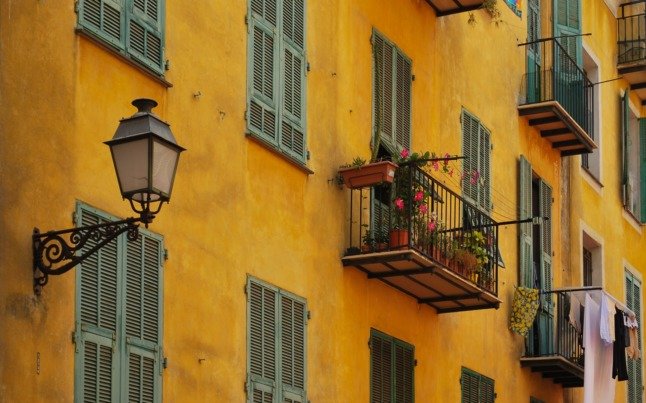 Une maison italienne jaune