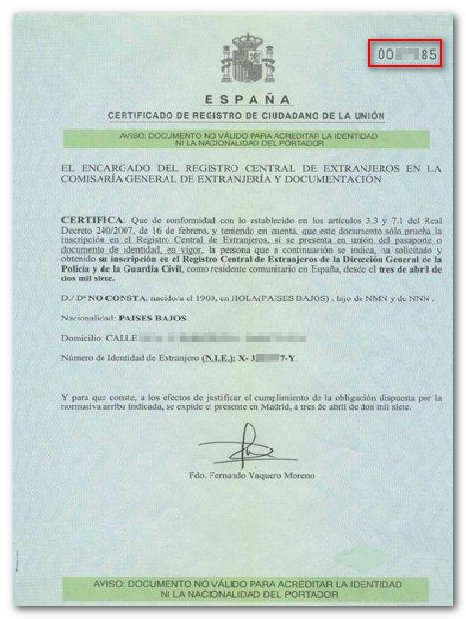 Sur le document de résidence vert A4 de l'Espagne pour les citoyens de l'UE, le numéro de soutien se trouve dans le coin supérieur droit.