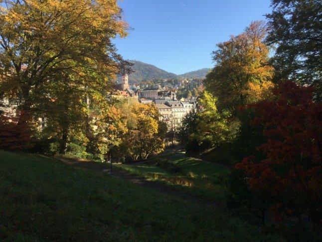 Merci à Sandra Leaton-Gray pour la photo de Baden-Baden sous le soleil d'automne récemment.