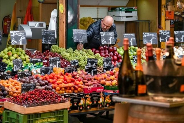 Les marchés de producteurs sont un bon moyen d'économiser de l'argent sur les produits frais. Photo de Jorge Franganillo sur Unsplash