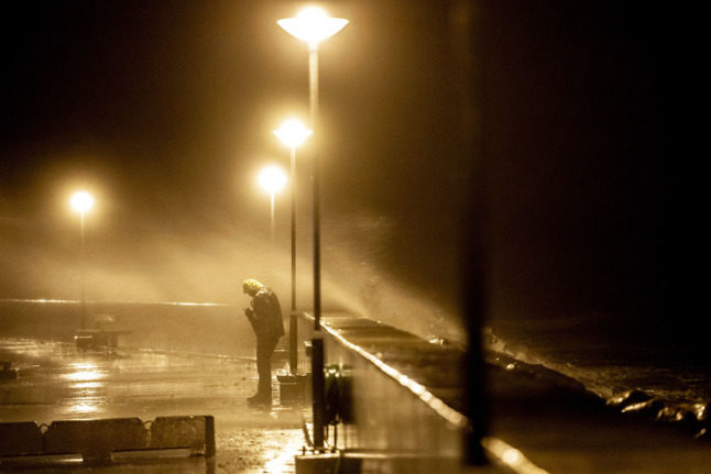 Le port de Hundested, Danemark, photographié pendant la tempête Malik.