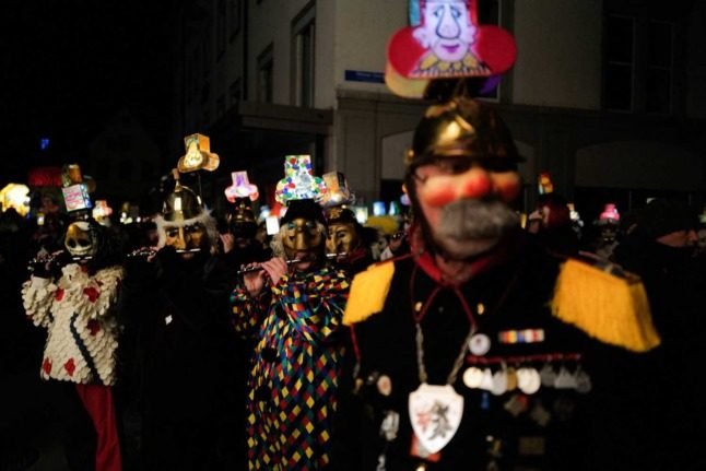 Des dizaines de milliers de personnes sont retournées au carnaval de Bâle après deux années d'annulation en raison de la pandémie de Covid. Photo : SEBASTIEN BOZON / AFP