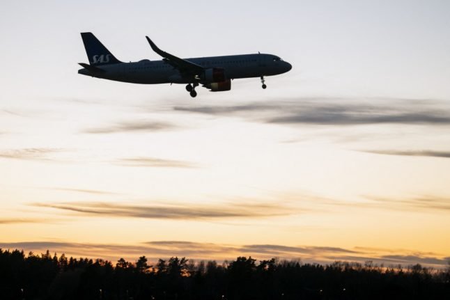 Un avion de SAS s'approche de l'aéroport d'Arlanda