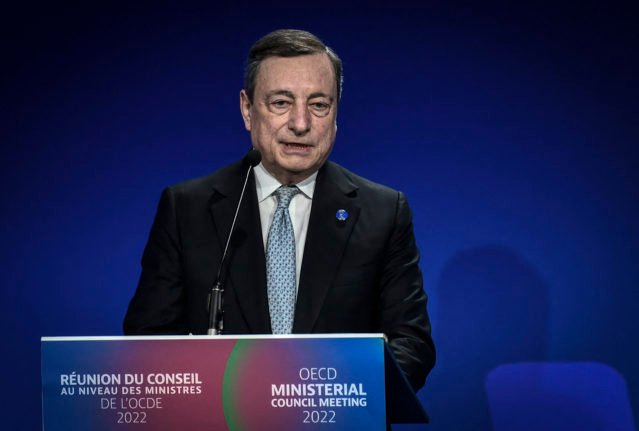 Le Premier ministre italien Mario Draghi s'exprime lors d'une réunion ministérielle à l'Organisation de coopération et de développement économiques (OCDE) au siège de l'OCDE à Paris le 9 juin 2022. 