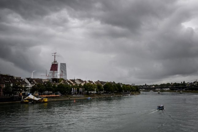 La Suisse d'aujourd'hui : Un tour d'horizon des dernières nouvelles du lundi.