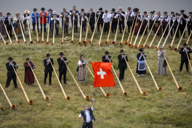 RÉVÉLÉ: Sept «traditions vivantes» suisses qui pourraient vous surprendre