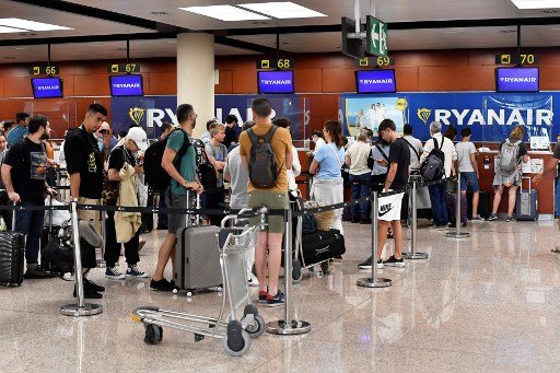 File d'attente pour les passagers - Aéroport d'El Prat (Espagne)