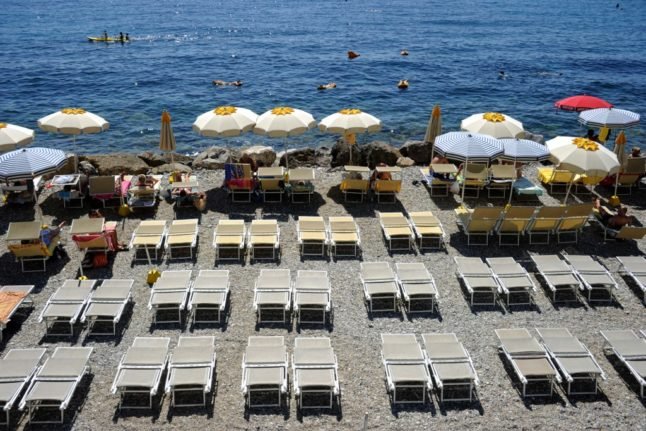 On estime maintenant que les plages privées en Italie occupent plus de 50 % du littoral. 