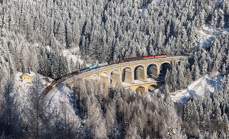 Ligne ferroviaire du Semmering en hiver