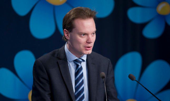 Le chercheur qui a écrit le livre blanc des démocrates suédois était membre du parti.