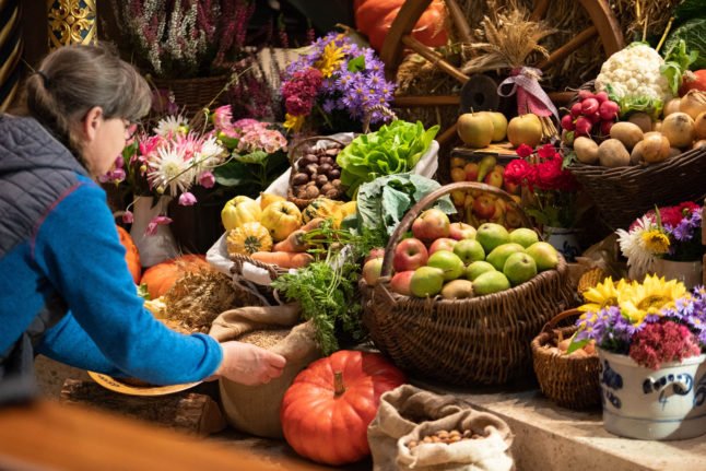 Une église de Basse-Saxe collecte des dons de nourriture au moment des récoltes.