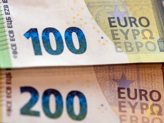 Billets de cent deux cents euros nouvellement conçus présentés à la Bundesbank en 2019.